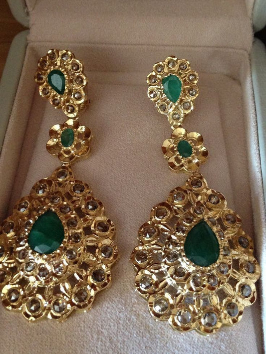 Boucles d’oreilles marocaines dorées – Modèle Royal Émeraude